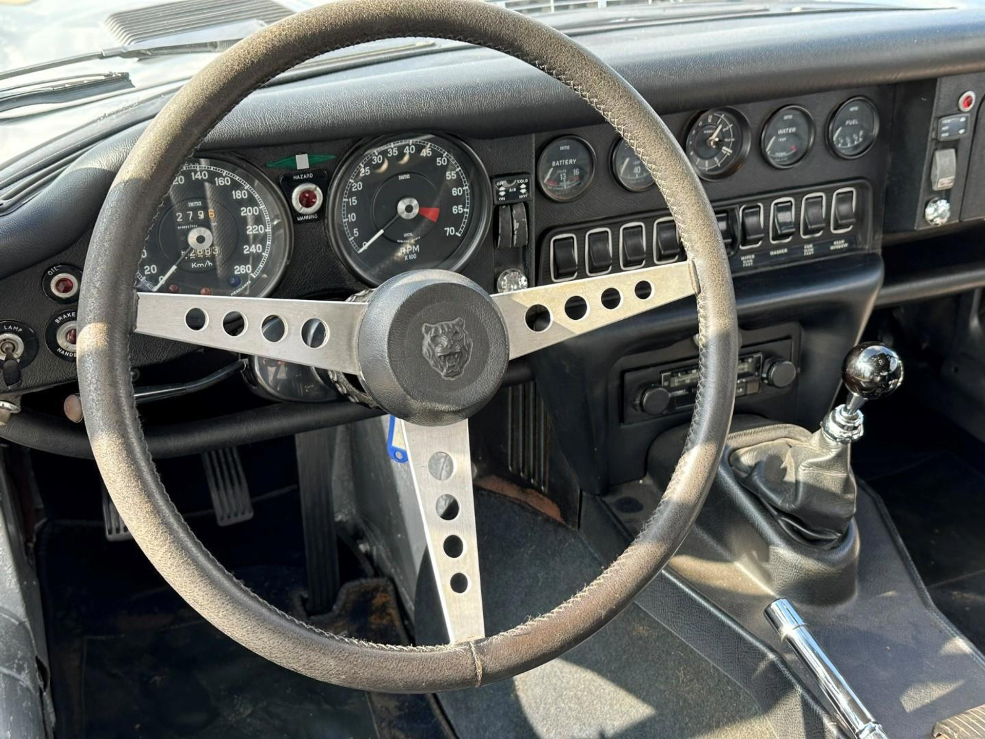 37996488-17.jpg